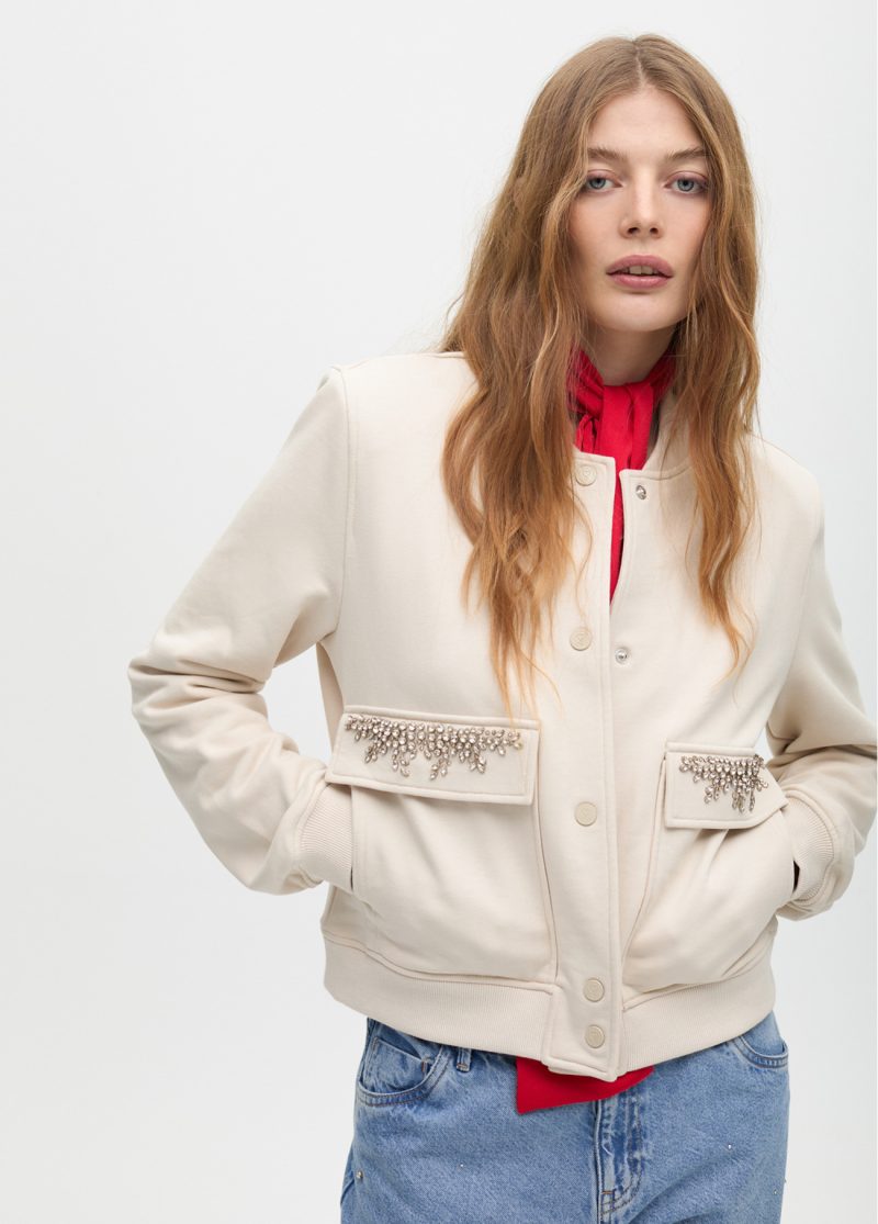 Bomber detalle joya Lola Casademunt