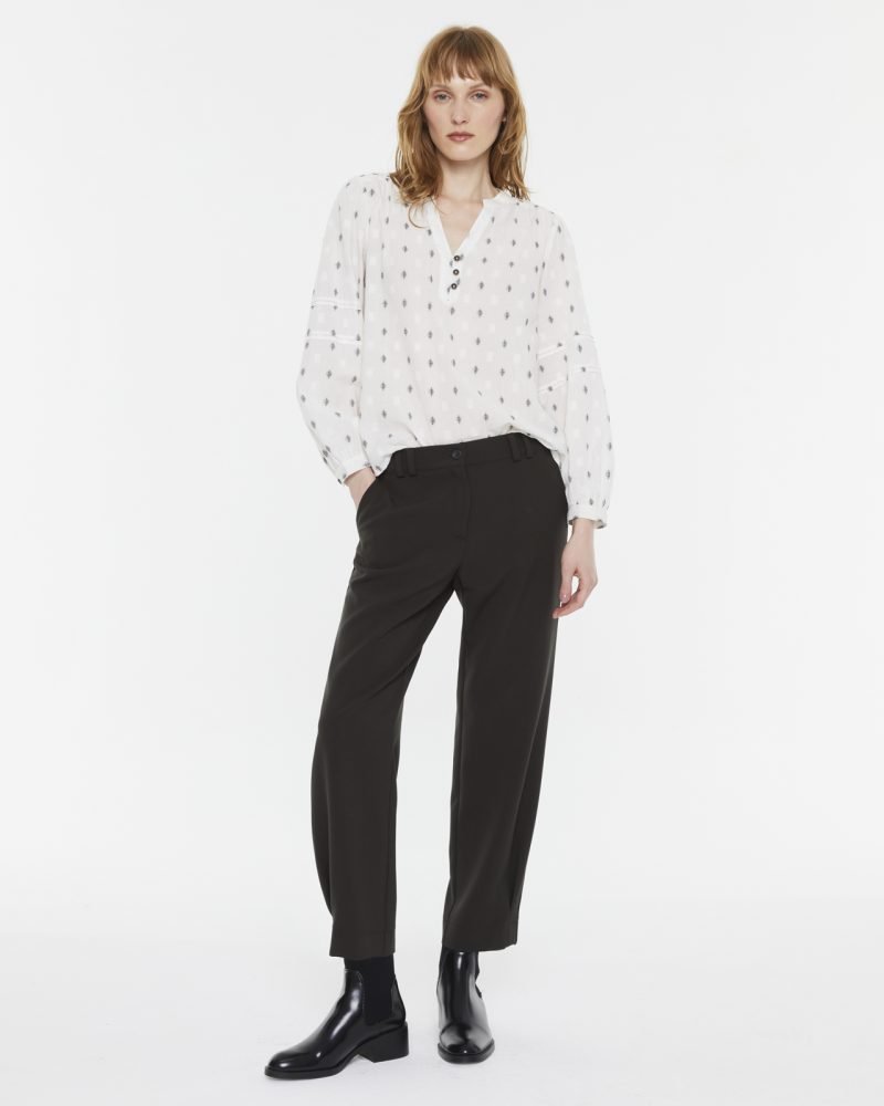 Pantalón tipo carrot marron Andam